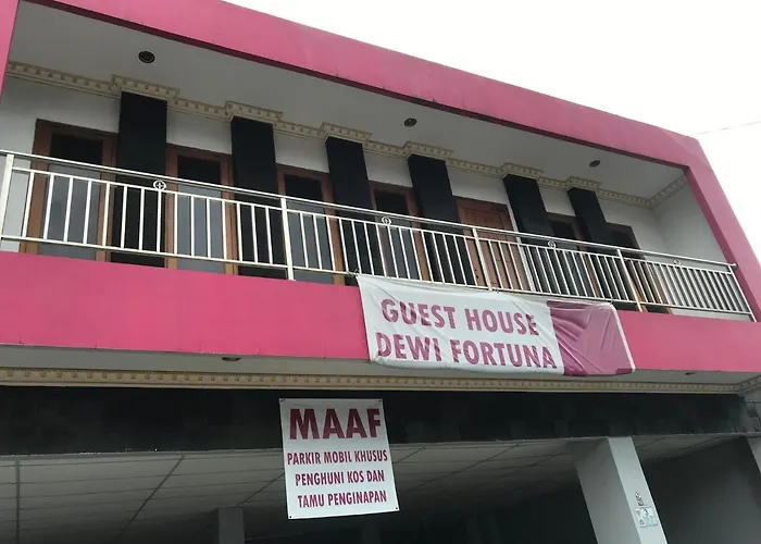 Super Oyo 90436 Dewi Fortuna Jakarta